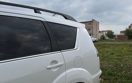 Mitsubishi Outlander III рестайлинг 3, 2011 год, 1 300 000 рублей, 6 фотография
