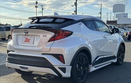 Toyota C-HR I рестайлинг, 2023 год, 1 785 000 рублей, 8 фотография
