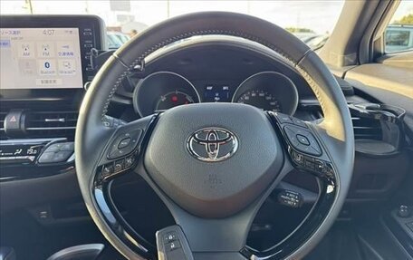 Toyota C-HR I рестайлинг, 2023 год, 1 785 000 рублей, 11 фотография