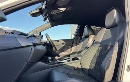 Toyota C-HR I рестайлинг, 2023 год, 1 785 000 рублей, 12 фотография