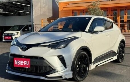 Toyota C-HR I рестайлинг, 2023 год, 1 785 000 рублей, 3 фотография