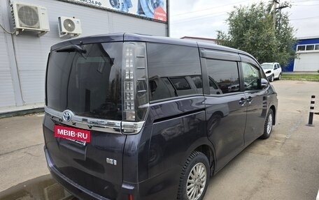 Toyota Voxy III, 2014 год, 1 750 000 рублей, 2 фотография
