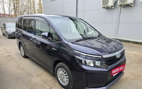Toyota Voxy III, 2014 год, 1 750 000 рублей, 3 фотография