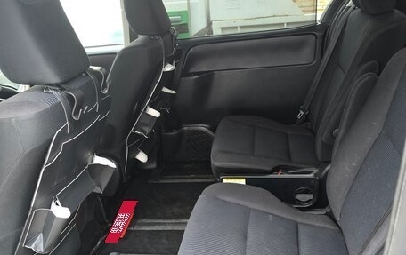 Toyota Voxy III, 2014 год, 1 750 000 рублей, 7 фотография