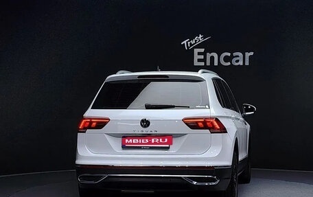 Volkswagen Tiguan II, 2021 год, 2 000 606 рублей, 4 фотография