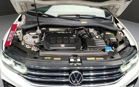 Volkswagen Tiguan II, 2021 год, 2 000 606 рублей, 6 фотография