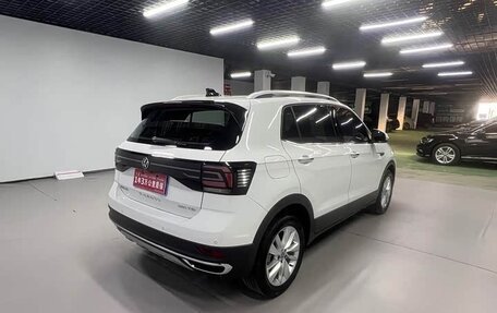 Volkswagen T-Cross I, 2022 год, 1 360 000 рублей, 4 фотография