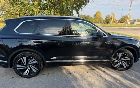 Volkswagen Touareg III, 2018 год, 4 450 000 рублей, 5 фотография