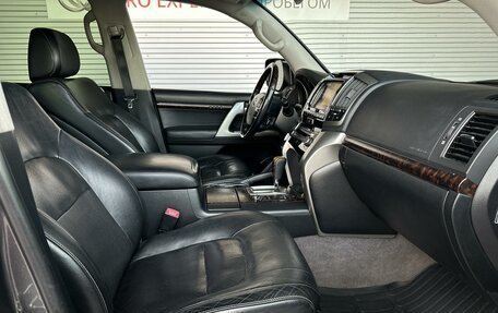 Toyota Land Cruiser 200, 2012 год, 3 199 000 рублей, 12 фотография