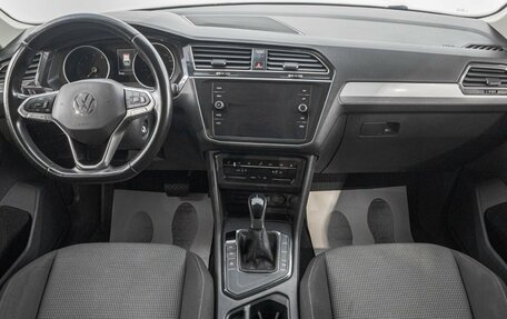 Volkswagen Tiguan II, 2021 год, 2 499 000 рублей, 10 фотография