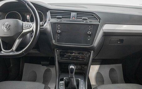 Volkswagen Tiguan II, 2021 год, 2 499 000 рублей, 18 фотография
