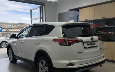 Toyota RAV4, 2019 год, 2 300 000 рублей, 2 фотография