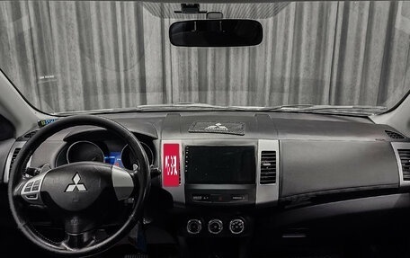 Mitsubishi Outlander III рестайлинг 3, 2010 год, 999 000 рублей, 10 фотография
