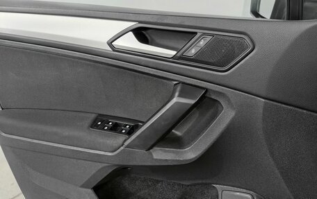 Volkswagen Tiguan II, 2019 год, 2 650 000 рублей, 22 фотография