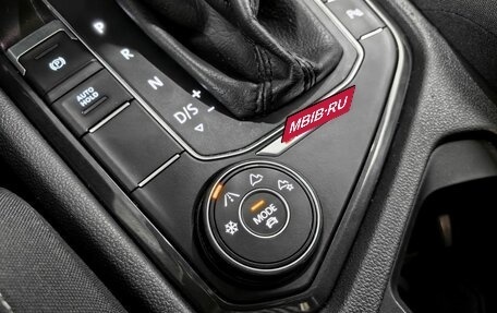 Volkswagen Tiguan II, 2019 год, 2 650 000 рублей, 21 фотография