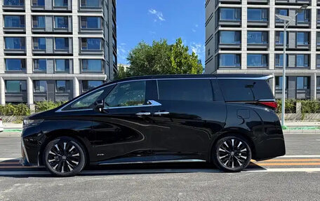 Toyota Alphard, 2024 год, 9 155 000 рублей, 4 фотография