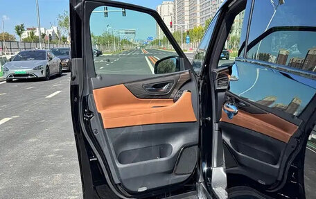 Toyota Alphard, 2024 год, 9 155 000 рублей, 17 фотография