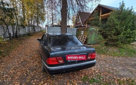 Mercedes-Benz E-Класс, 1997 год, 280 000 рублей, 5 фотография