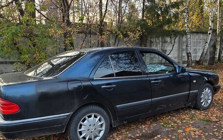 Mercedes-Benz E-Класс, 1997 год, 280 000 рублей, 9 фотография
