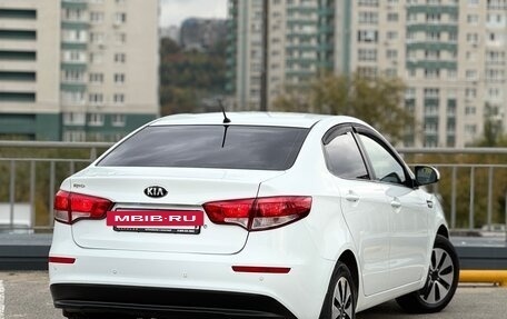 KIA Rio III рестайлинг, 2015 год, 799 999 рублей, 23 фотография