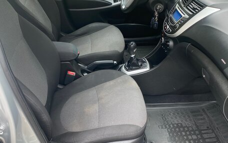 Hyundai Solaris II рестайлинг, 2012 год, 630 000 рублей, 10 фотография