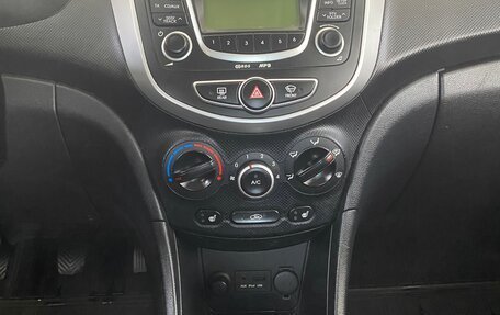 Hyundai Solaris II рестайлинг, 2012 год, 630 000 рублей, 17 фотография