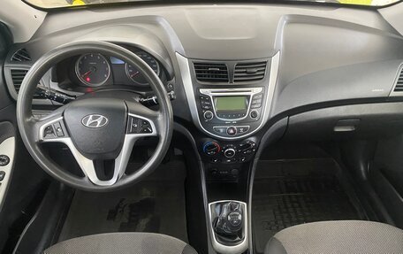 Hyundai Solaris II рестайлинг, 2012 год, 630 000 рублей, 18 фотография