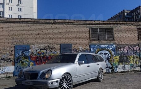 Mercedes-Benz E-Класс, 1998 год, 125 000 рублей, 2 фотография
