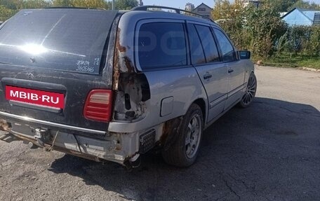 Mercedes-Benz E-Класс, 1998 год, 125 000 рублей, 5 фотография