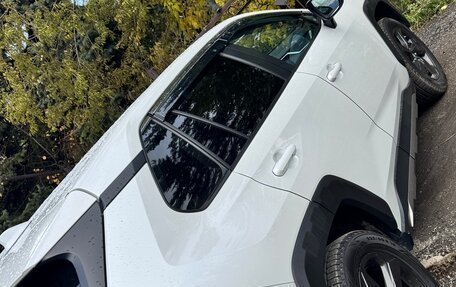 Toyota RAV4, 2022 год, 3 800 000 рублей, 5 фотография