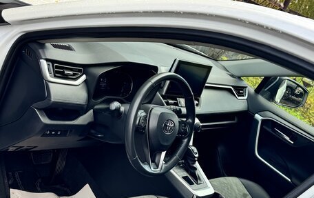 Toyota RAV4, 2022 год, 3 800 000 рублей, 9 фотография