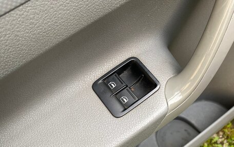 Volkswagen Caddy III рестайлинг, 2006 год, 610 000 рублей, 22 фотография