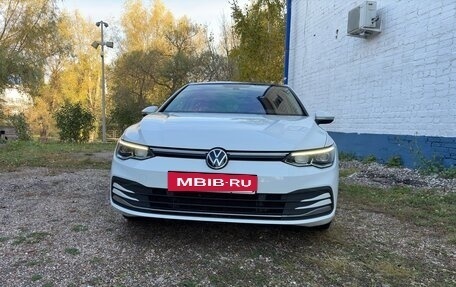 Volkswagen Golf VIII, 2020 год, 2 200 000 рублей, 6 фотография