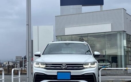 Volkswagen Tiguan II, 2023 год, 2 450 000 рублей, 7 фотография