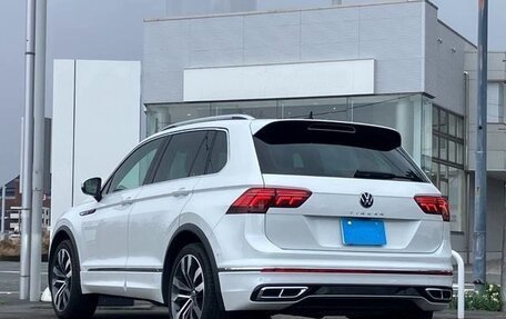Volkswagen Tiguan II, 2023 год, 2 450 000 рублей, 5 фотография