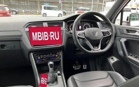 Volkswagen Tiguan II, 2023 год, 2 450 000 рублей, 11 фотография