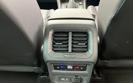 Volkswagen Tiguan II, 2023 год, 2 450 000 рублей, 26 фотография