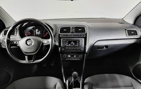 Volkswagen Polo VI (EU Market), 2017 год, 1 100 000 рублей, 17 фотография