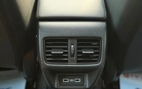 Honda Civic, 2023 год, 1 560 606 рублей, 19 фотография