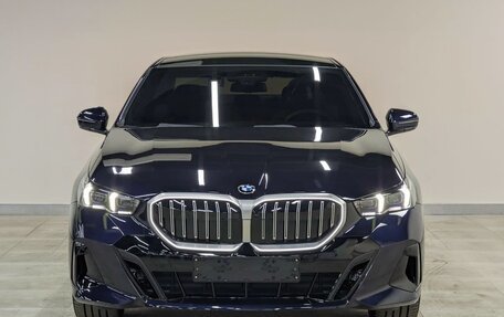BMW 5 серия, 2024 год, 7 500 000 рублей, 6 фотография