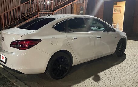 Opel Astra J, 2013 год, 750 000 рублей, 3 фотография