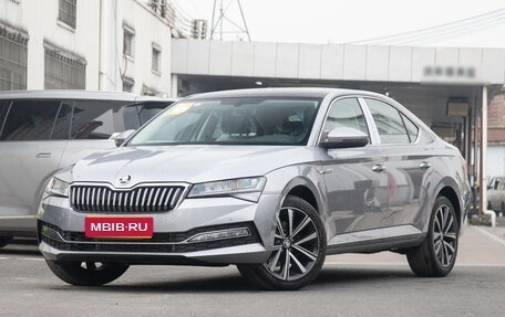 Skoda Superb III рестайлинг, 2024 год, 1 960 000 рублей, 1 фотография