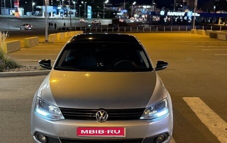Volkswagen Jetta VI, 2013 год, 929 000 рублей, 1 фотография