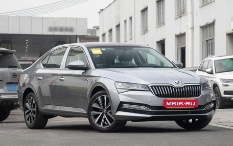 Skoda Superb III рестайлинг, 2024 год, 1 960 000 рублей, 3 фотография