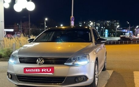 Volkswagen Jetta VI, 2013 год, 929 000 рублей, 3 фотография