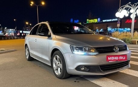Volkswagen Jetta VI, 2013 год, 929 000 рублей, 4 фотография