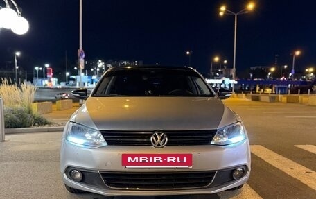 Volkswagen Jetta VI, 2013 год, 929 000 рублей, 2 фотография