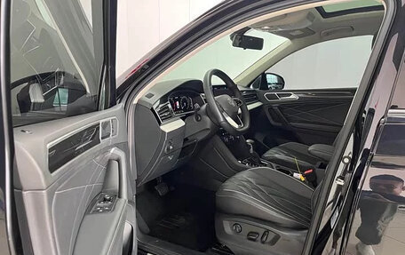 Volkswagen Tiguan II, 2023 год, 1 900 000 рублей, 7 фотография