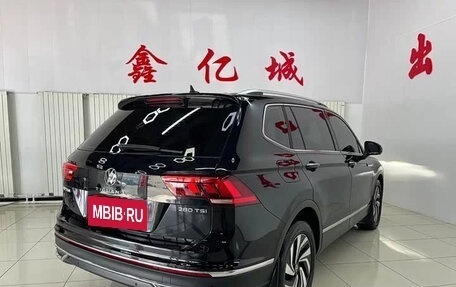 Volkswagen Tiguan II, 2023 год, 1 900 000 рублей, 4 фотография