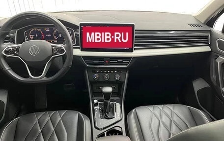 Volkswagen Tiguan II, 2023 год, 1 900 000 рублей, 8 фотография